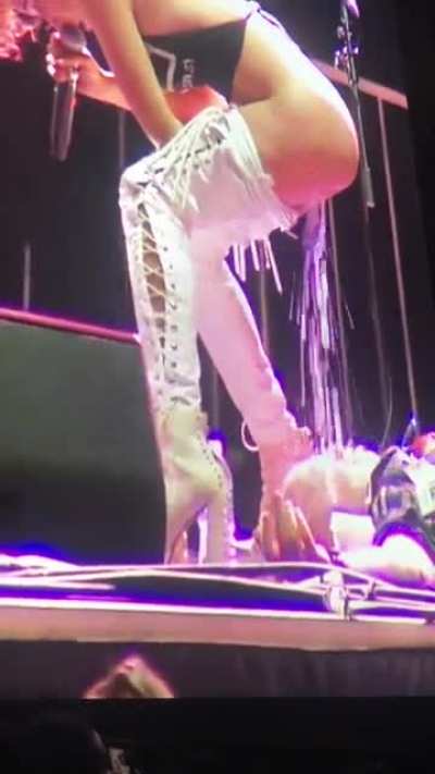 Brass Against lead singer, center stage, urinates on a stoked fan’s face. Daytona Beach, FL ‘Welcome to Rockville’ 10NOV2021