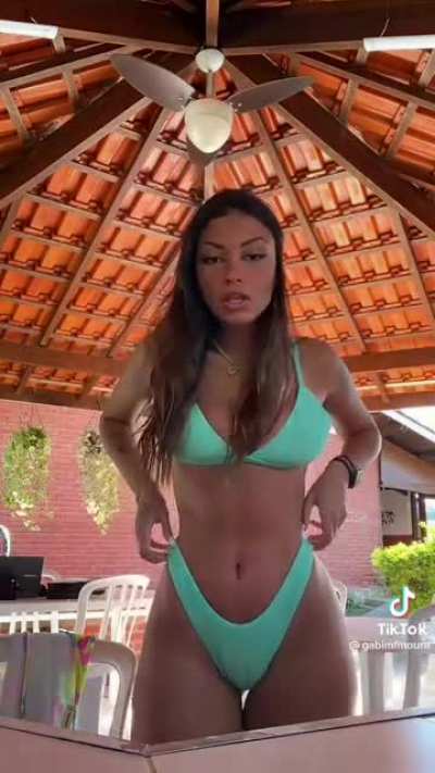 One of the hottest girls on tiktok