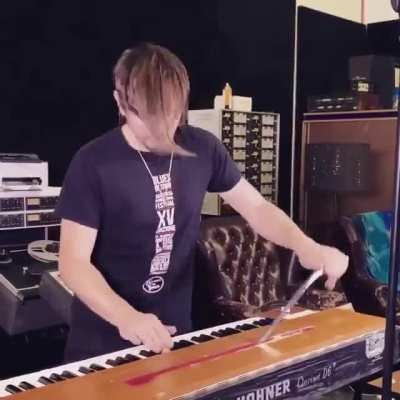 An organ with an electric guitar soul