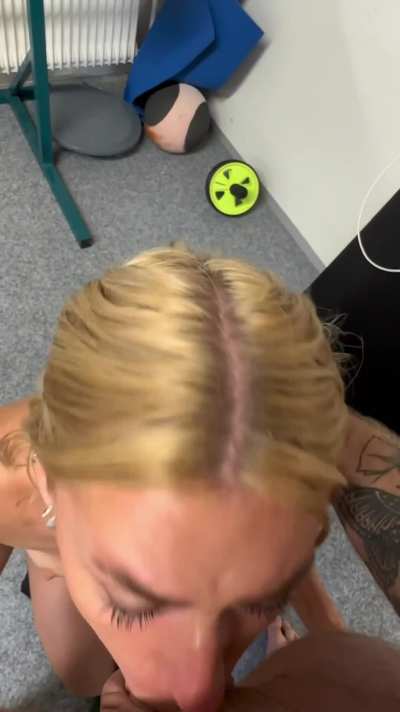I get so horny when there’s a cock in front of me