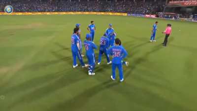 Dance karne ka tarika thoda kezual hai