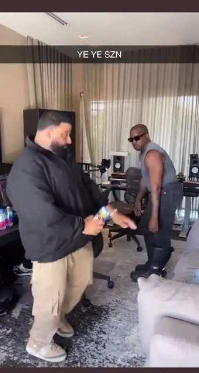 YE YE SZN