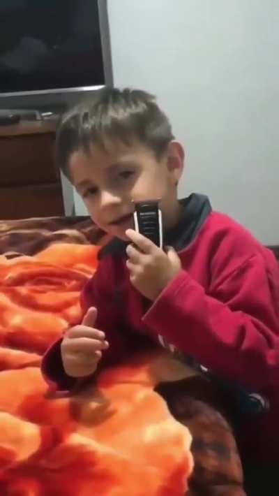 Hey dad, watch me shaving