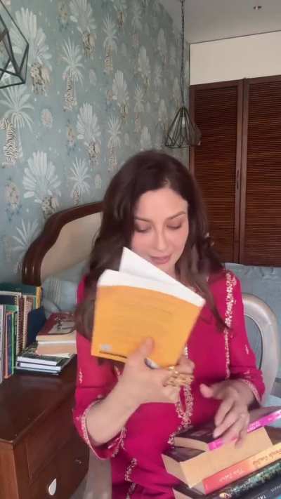Book worm bhabhiji