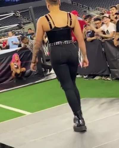 Rhea Always Wearing Those Tight Ass Jeans