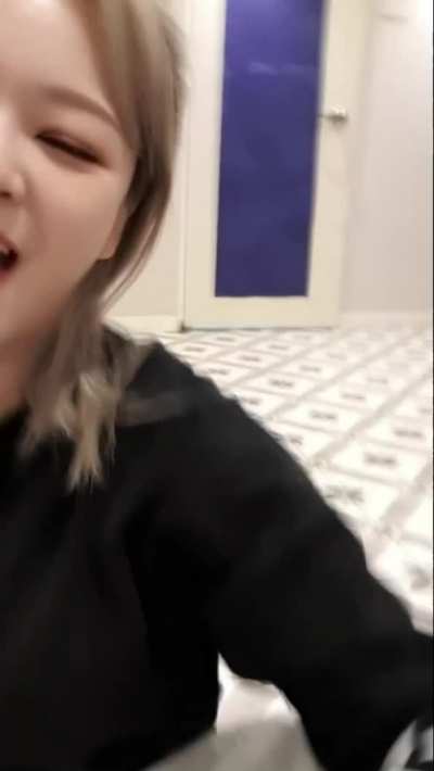 Jeongyeon being extra