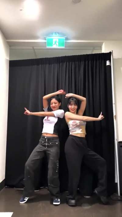 Jihyo & Momo