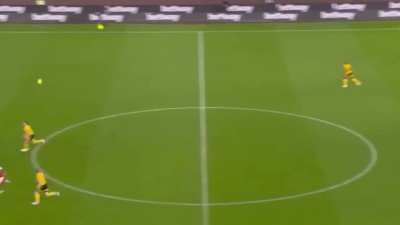 Ben White’s long pass to Gabriel Jesus