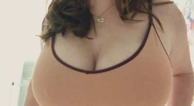 Mommy Milkers Checking In [drop]