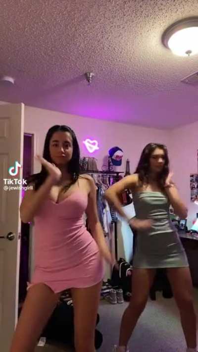 @jewishgirll