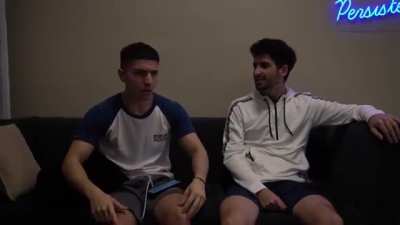 llega y el chino y dice