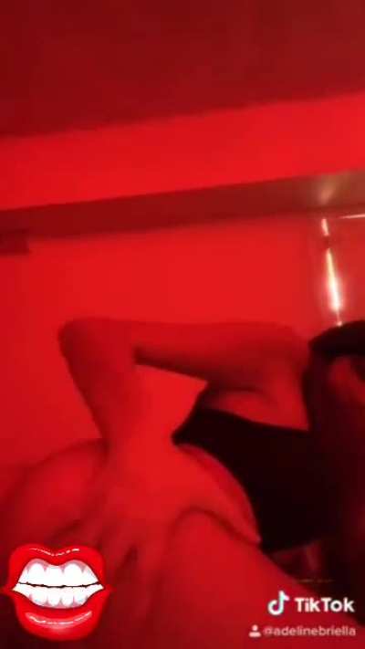 Who is she😍🍑