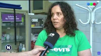 [Imágenes sensibles] Practican acupuntura en perros y gatos como terapia alternativa en el Hospital Escuela de la Facultad de Ciencias Veterinarias de la UBA