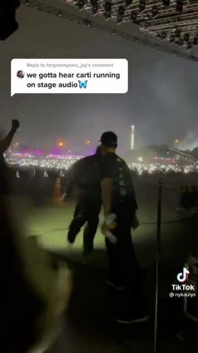 tHe cRoWd wAs dEaD