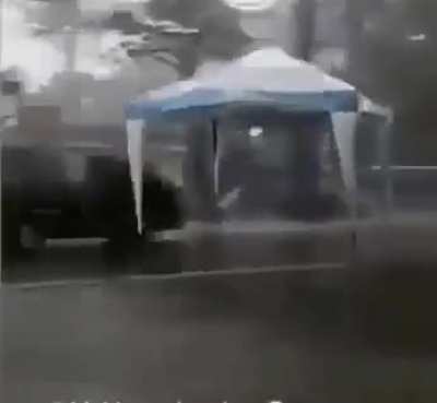 Flyin tent
