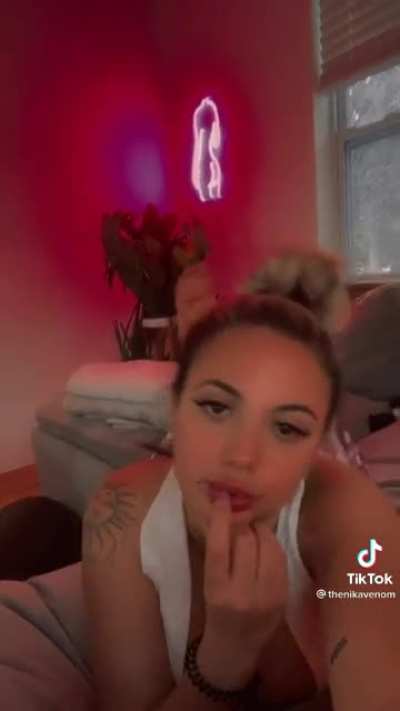 @thenikavenom in the pose