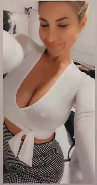 Dazzling Cleavage