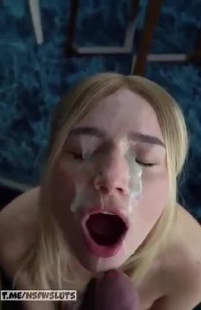 getting all his cum on her face