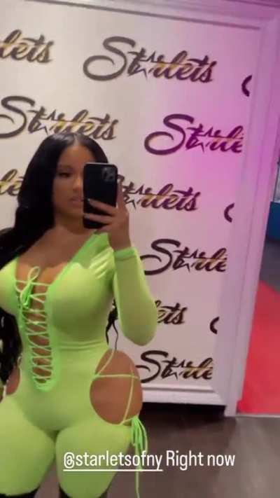 🍑🤳🏽💚