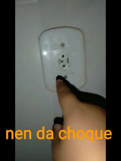 this brazilian wanted to prove that the taking doesn't shock (vidio shocking)