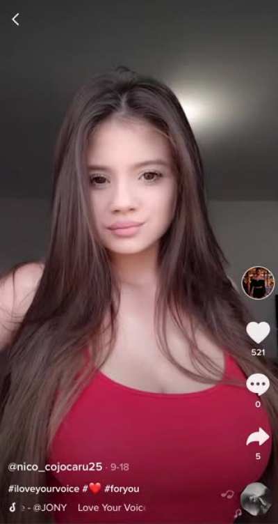 She's got the boobs, the hair, the lips... Baby, she's got it @nico<wbr>_cojo<wbr>caru2<wbr>5