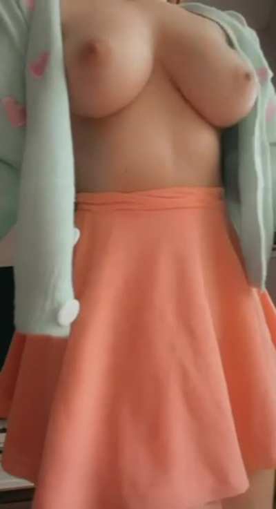 I may dress innocent but I promise I’m fuckdoll material [reveal]