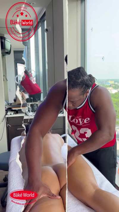 Massage tha pussy n bake world she deserve it 