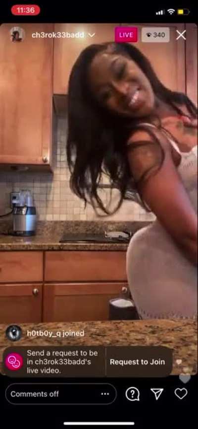 she back live