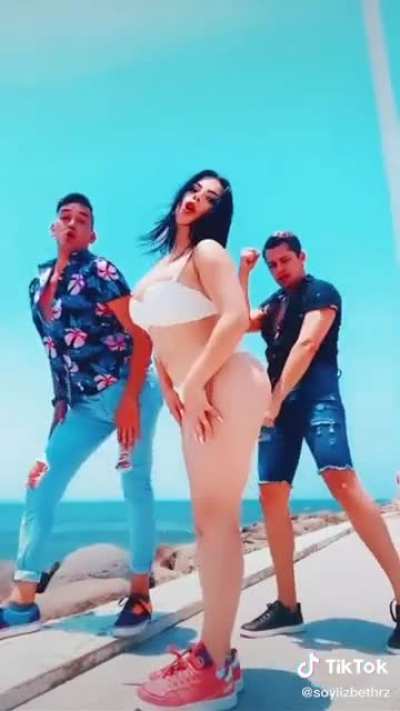 Su culo rico🤤🤤