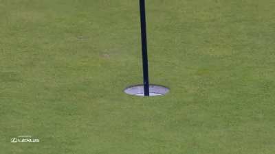 Insane putt by Zach Johnson!