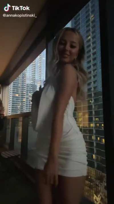 Risky dress, deleted video