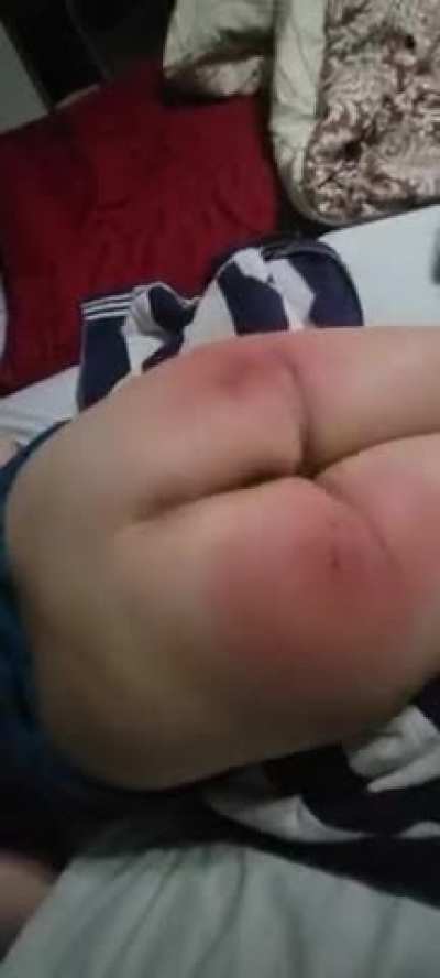[F] Small paddle on wife. Sound on for extra fun :)