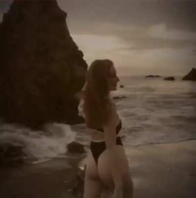 Ass jiggle