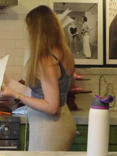 QT's ass is so sexy!