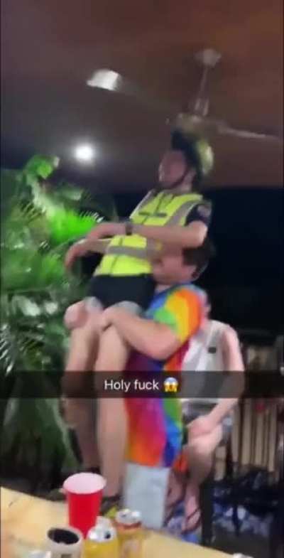 Guy VS Fan (xpost r/IdiotsFightingThings)