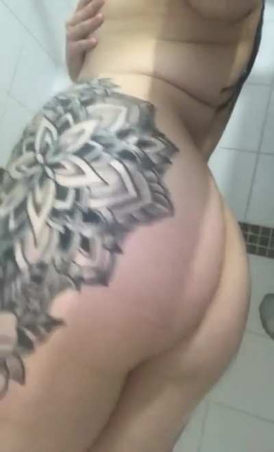 Do you like tatted sluts?