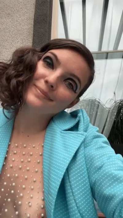Camren Bicondova