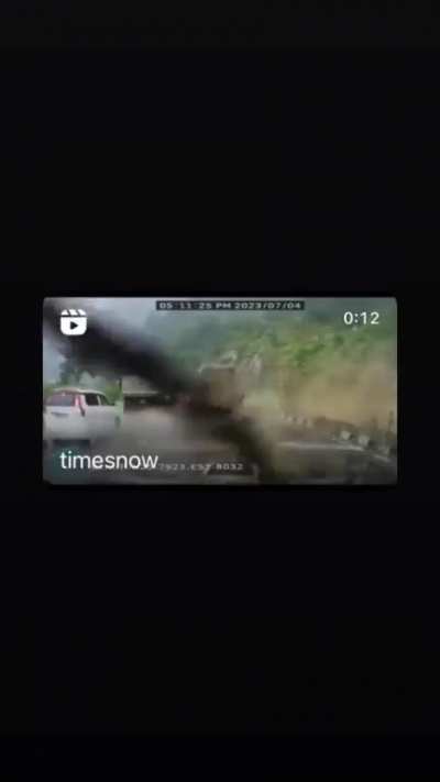 Landslide on Kohima-Dimapur (India) highway claims lives