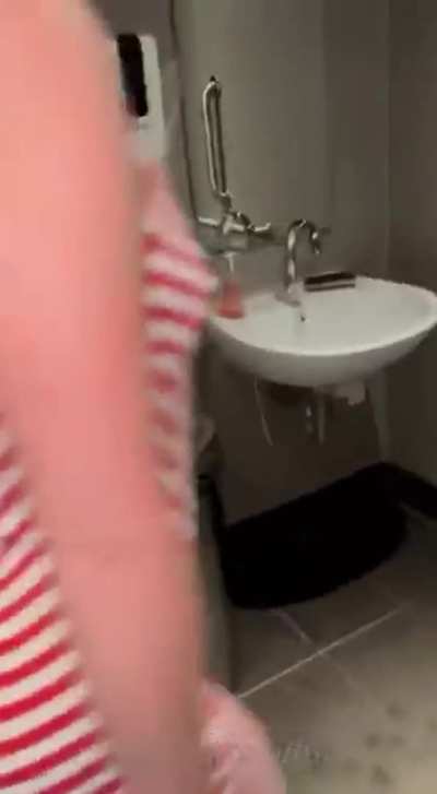 Love how she suck