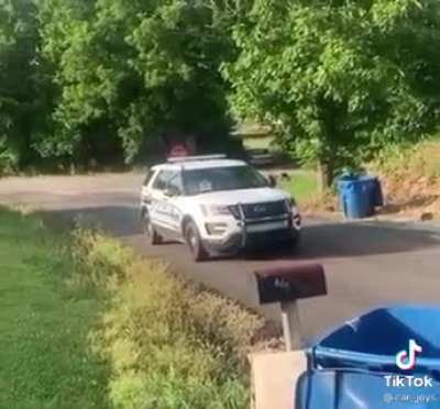 Cops love doughnuts