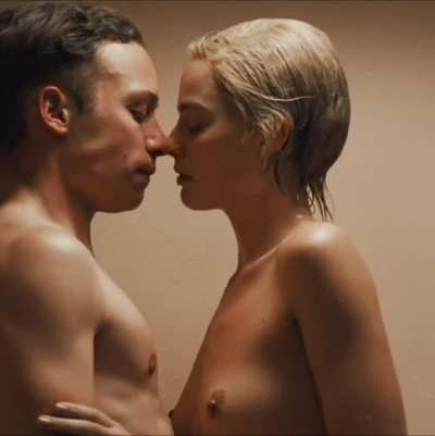 Margot Robbie Extended Plot In Dreamland (2020) [Cropped for Mobile]