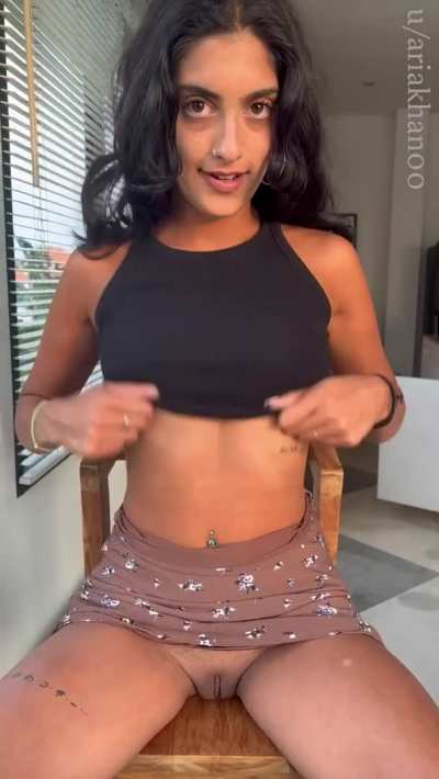 My pussy is always peeking out when I wear short skirts 🐱🫣