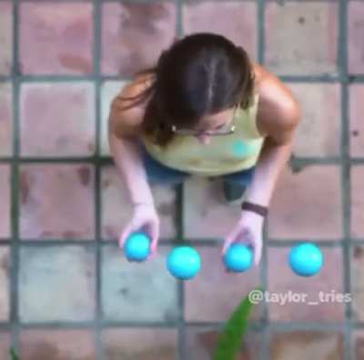 Never thought juggling could look this way in this angle.