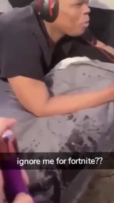 Boyfriend gets squirt in his face & eyes