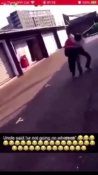 why he scream like that😭