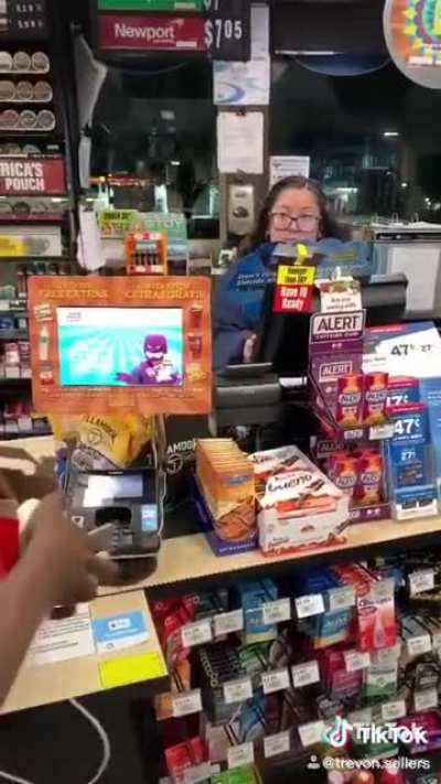 People will do anything for the camera 🤦🏾‍♂️🤦🏾‍♂️