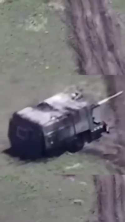 Drone footage of two Ukrainian FPV pilots attacking a Russian turtle tank almost simultaneously with their UAVs, which leads to a huge explosion.