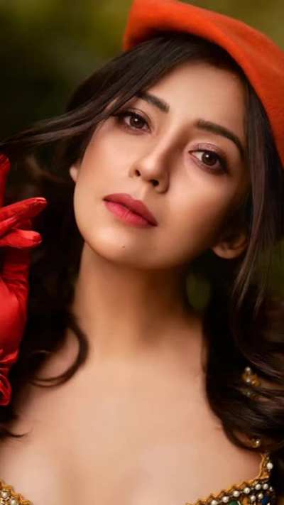 Barkha Singh video for cumtribs