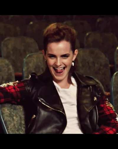 One minute of Emma Watson sexiness