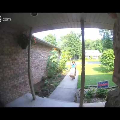 Amazon Delivery Driver Delivering Excellence